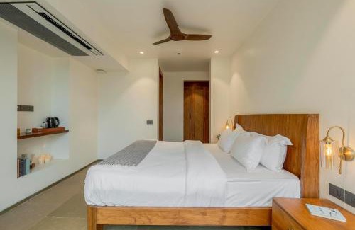 Quepem House | Garden View Room in a Villa