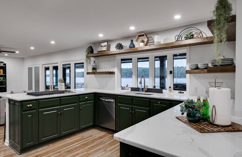 Hot Springs House | GARDEN VIEWS @ PARKWOOD- LAKEFRONT WITH COVERED BOAT SLIP!