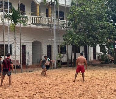 Siem Reap Hotel | Garden Village Hostel & Pool Bar