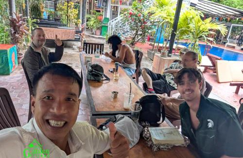 Siem Reap Hotel | Garden Village Hostel & Pool Bar