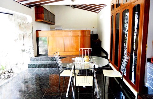 Sari Harjo House | Garden Yard Homestay Jogja
