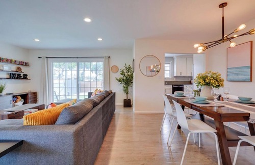 El Camino Village House | Gardena's Charming Family Retreat Getaway