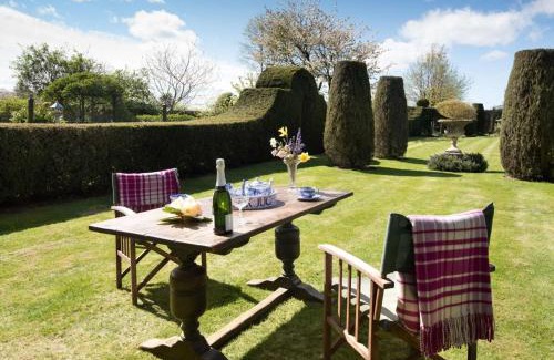 Elgin House | Gardener's Cottage