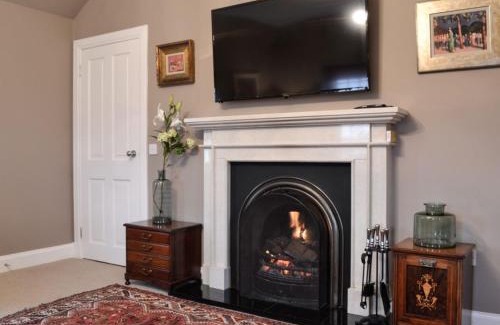Montrose House | Gardener's Cottage