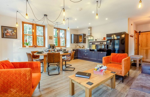 Huntly House | Gardeners Cottage at Craighead