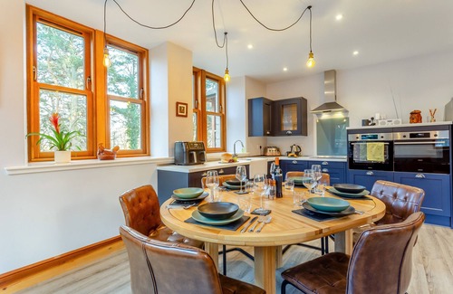Huntly House | Gardeners Cottage at Craighead