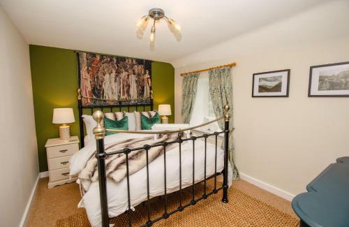 West Compton House | Gardeners Cottage - Rudge Farm Cottages