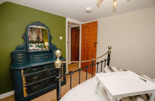 West Compton House | Gardeners Cottage - Rudge Farm Cottages