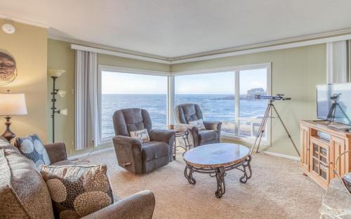 Depoe Bay House | Gardner Family House #1