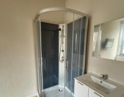 Ransart Apartment | Gare 64A4 Charleroi-Airport