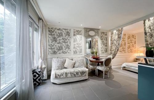 Saint-Vincent-de-Paul Apartment | Gare du Nord & Canal St-Martin