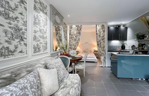 Saint-Vincent-de-Paul Apartment | Gare du Nord & Canal St-Martin