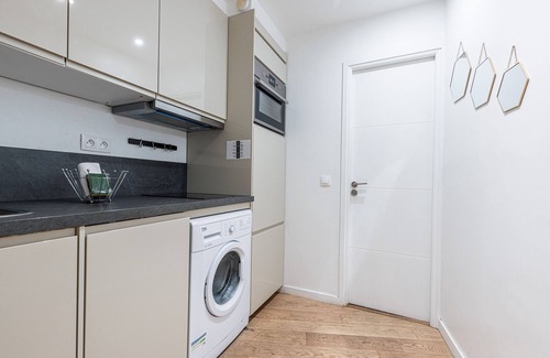 Nice Apartment | Garibaldi Square - Cosy 1 Bdr Old Town - AC
