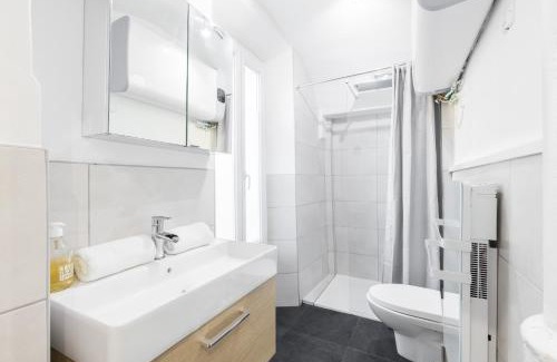 Nice Apartment | Garibaldi Square - Lovely 1 Bdr Old Town