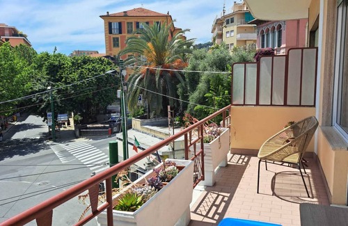 Sanremo Apartment | Garibaldino apartment 45sqm sea view, in the center of San Remo, bright terrace