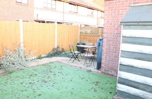 Dartford Apartment | Garland Modern Apartment With Private Entrance, Parking & Garden Dartford 5