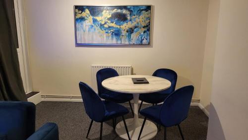 Woolwich Riverside Apartment | Garland Modern Spacious Flat, London