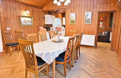 Bargrennan Cottage | Garlies Lodge - a lodge that sleeps 10 guests in 5 bedrooms