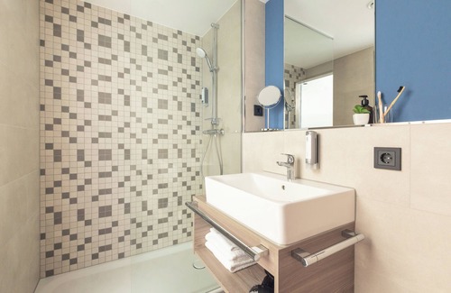 Neusaess Hotel | Garner Hotel Augsburg Nord by IHG