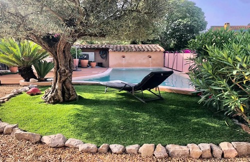 Plage de la Garonnette Villa | Garonnette Residence - House for 4/5 people - Private swimming pool - Air conditioning - WiFi - Beach - Sainte Maxime