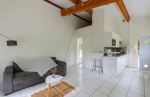 Quartier des Espesses Apartment | Garrigue de Nîmes - Climatisé avec piscine partagée