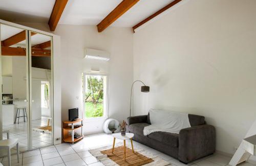 Quartier des Espesses Apartment | Garrigue de Nîmes - Climatisé avec piscine partagée