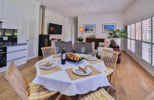 Belville Apartment | Garten Wohnung mit Pool