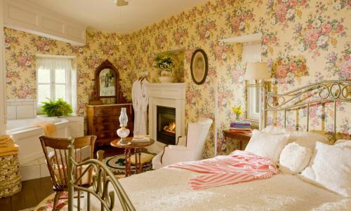 Hannibal Bed & Breakfast | Garth Woodside Mansion Bed and Breakfast