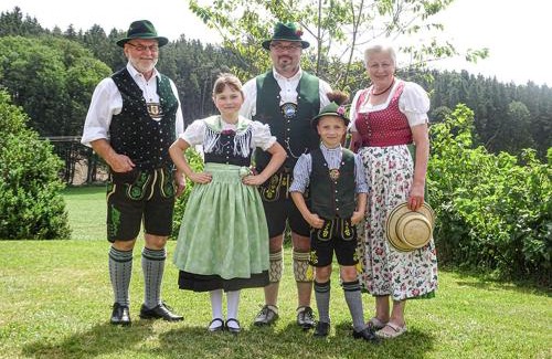Eiselfing House | Gartlacher Hof