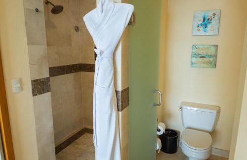 South Shore Hotel Area Apartment | Garza Blanca Condo