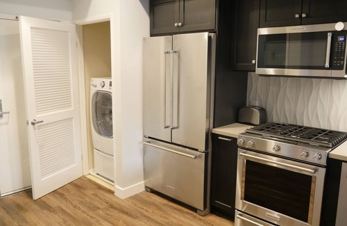 Pacific Terrace Condo | Gaslamp Condo Downtown, Free Parking, Pets stay free