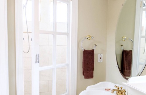 Clifton Bed & Breakfast | Gaslight Bed and Breakfast
