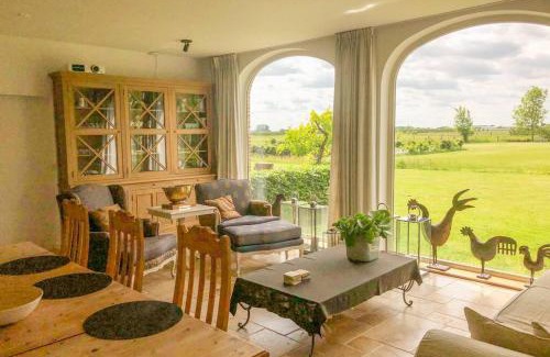 Broechem House | Gastenhuis prachtige Historische Vierkant Hoeve
