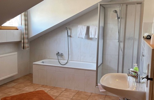 Fischbachau House | Gasthaus Marbach - 10 Doppelzimmer mit Zustellbett