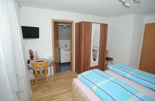 Randegg House | Gasthaus-Pension Fischerkeller
