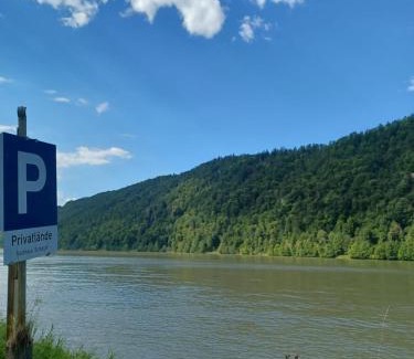 Wesenufer House | Gasthaus zur blauen Donau