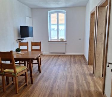 Ichenhausen Apartment | Gasthof Adler Ferienwohnung