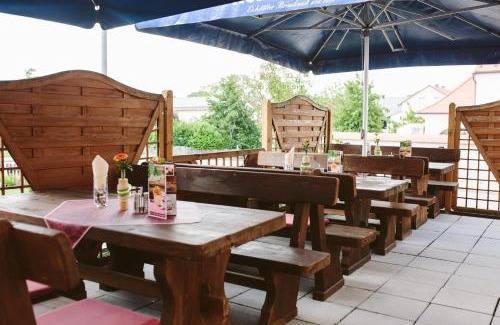 Adelschlag Hotel | Gasthof Krone Ochsenfeld