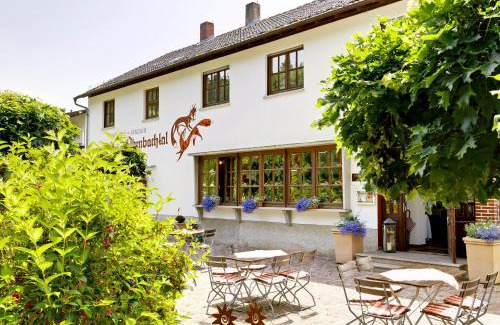 Weilbach Hotel | Gasthof & Landhotel Ohrnbachtal
