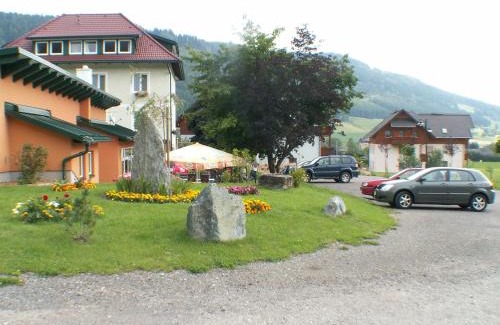 Gloednitz House | Gasthof-Pension Hochsteiner