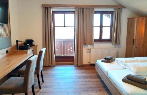 Nussdorf am Attersee Hotel | Gasthof Steinbichler