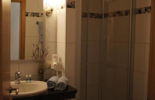 Wahlwies Hotel | Gasthof zum Adler - Wahlwies-3 km z Bodensee Hotel geöffnet - Rest-Mo-Di-geschl