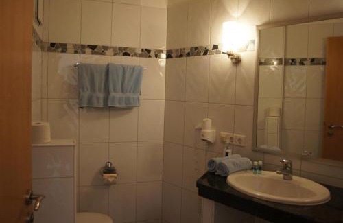 Wahlwies Hotel | Gasthof zum Adler - Wahlwies-3 km z Bodensee Hotel geöffnet - Rest-Mo-Di-geschl