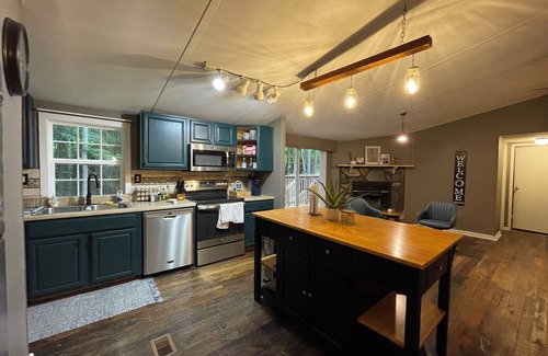 Littleton House | Gaston Getaway- Location, Lake, Fun & Firepit!