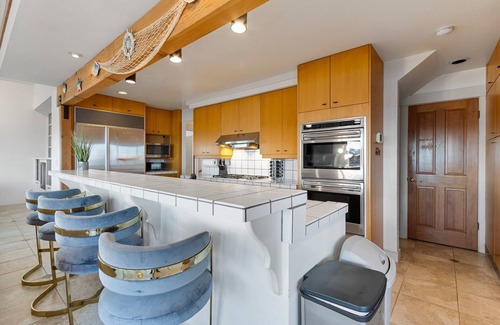 San Rafael House | Gated 6BD Retreat: Bay Views,HotTub,Theater,Games