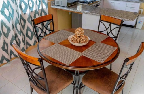 Rhyne Park Village House | Gated Charming deluxe 2 bed/home