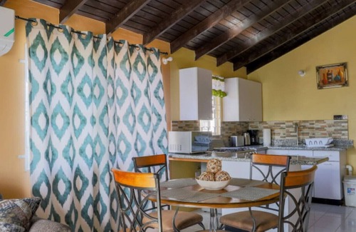 Rhyne Park Village House | Gated Charming deluxe 2 bed/home