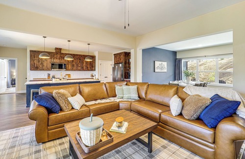 Hickory House | Gated Community w/Perks: North Carolina Hideaway