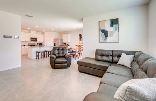 Fedhaven Cottage | Gated Community < 30 Mi to Disney: Poinciana Home!