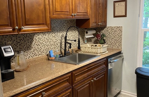 Bayview Condo | Gated community Fully furnished 1 King bed 1 Full Bath, perfect location